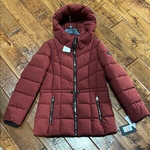 DKNY hooded puffer coat. Xs, brick,  nwt